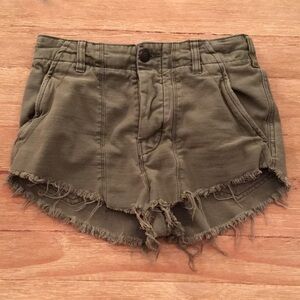 Free People  Army Green Raw Hem Distressed Utility Shorts High Rise Size 2